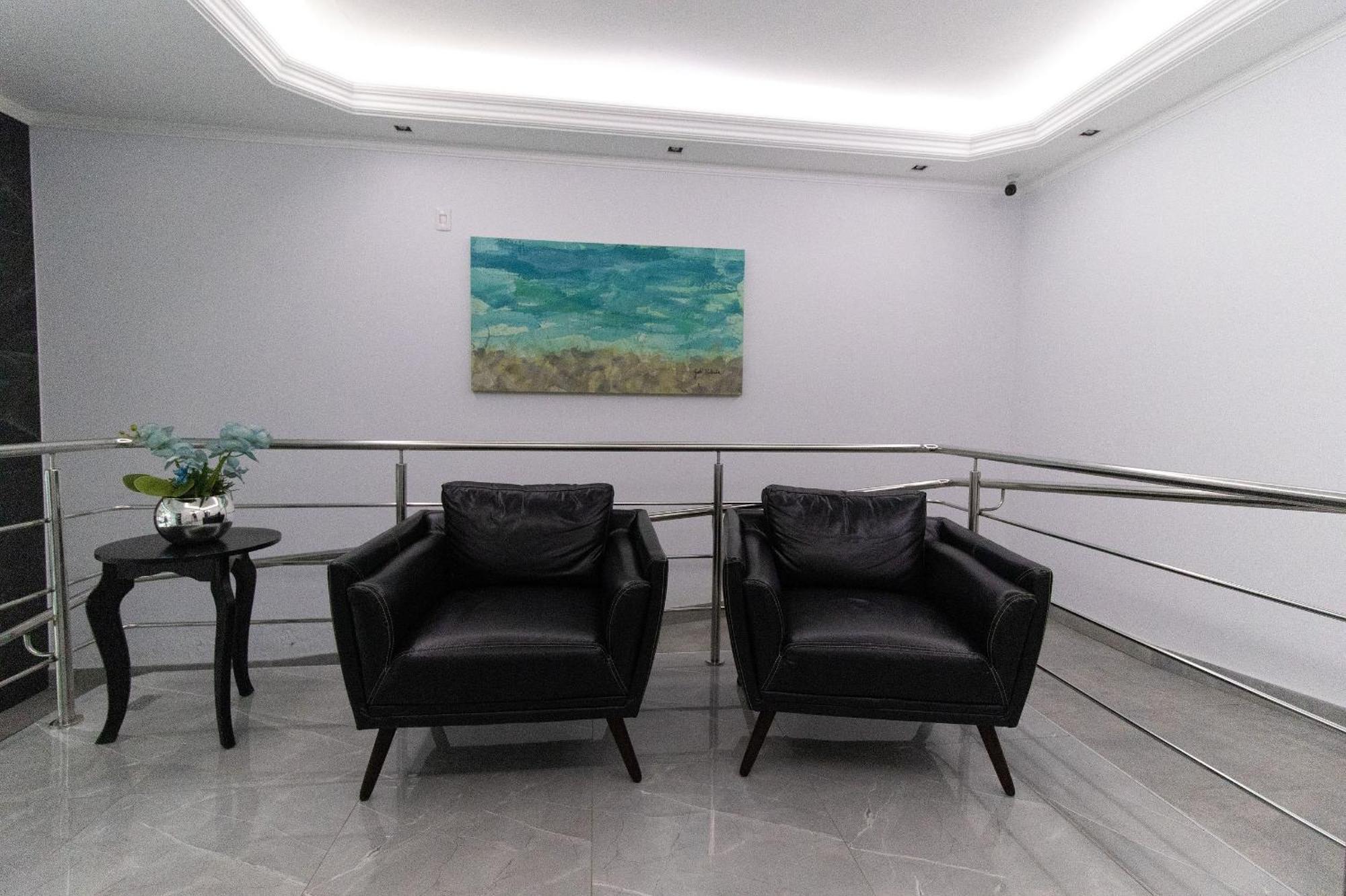 Cdl52 - 2 Dorm, Climatizado, Esq. Av. Brasil Apartamento