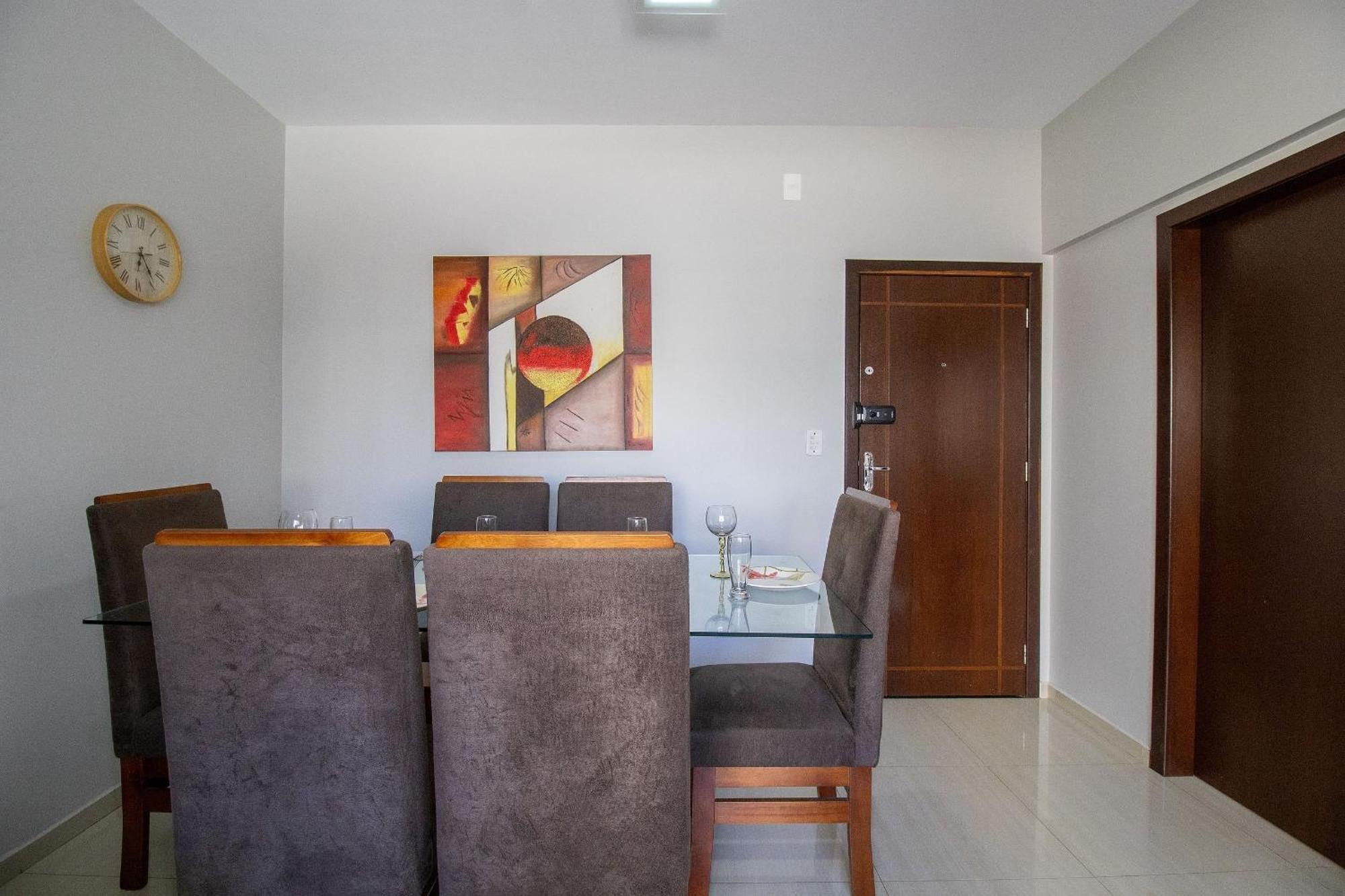 Cdl52 - 2 Dorm, Climatizado, Esq. Av. Brasil Apartamento *