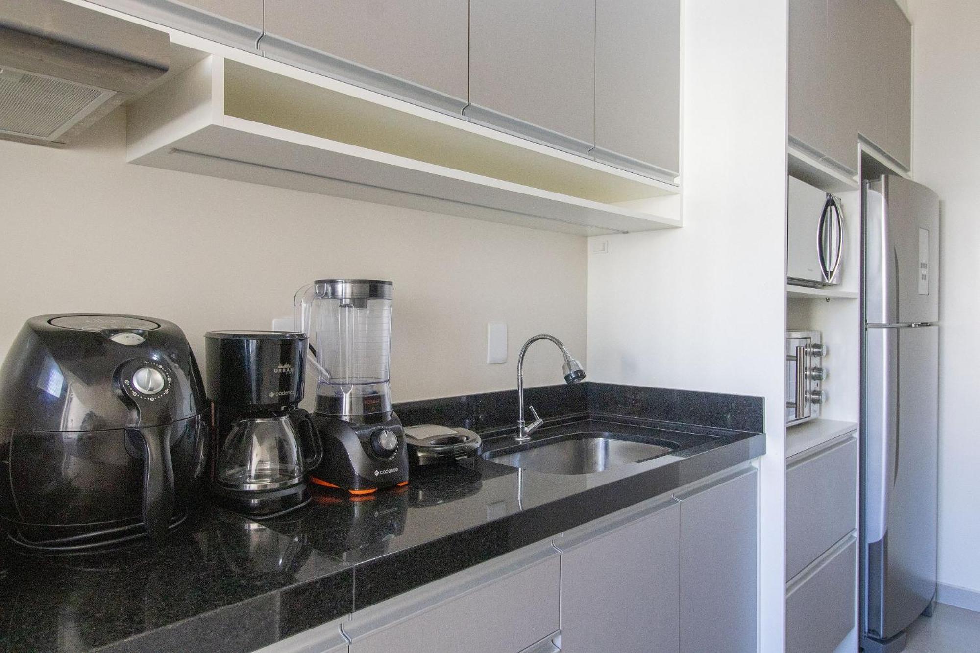 Cdl52 - 2 Dorm, Climatizado, Esq. Av. Brasil Apartamento *