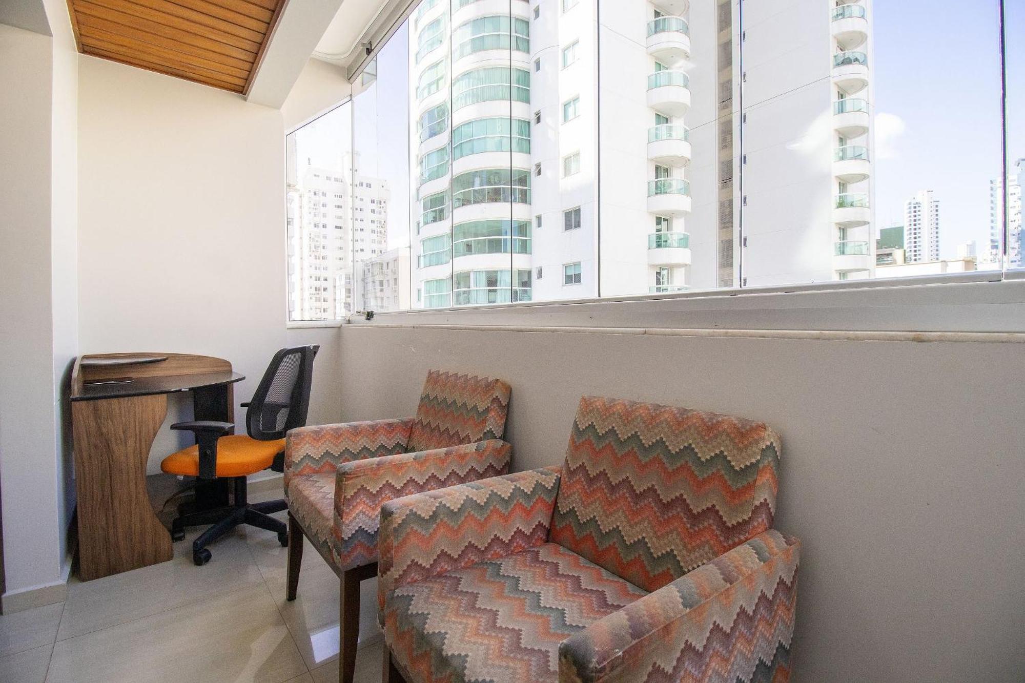 Cdl52 - 2 Dorm, Climatizado, Esq. Av. Brasil *