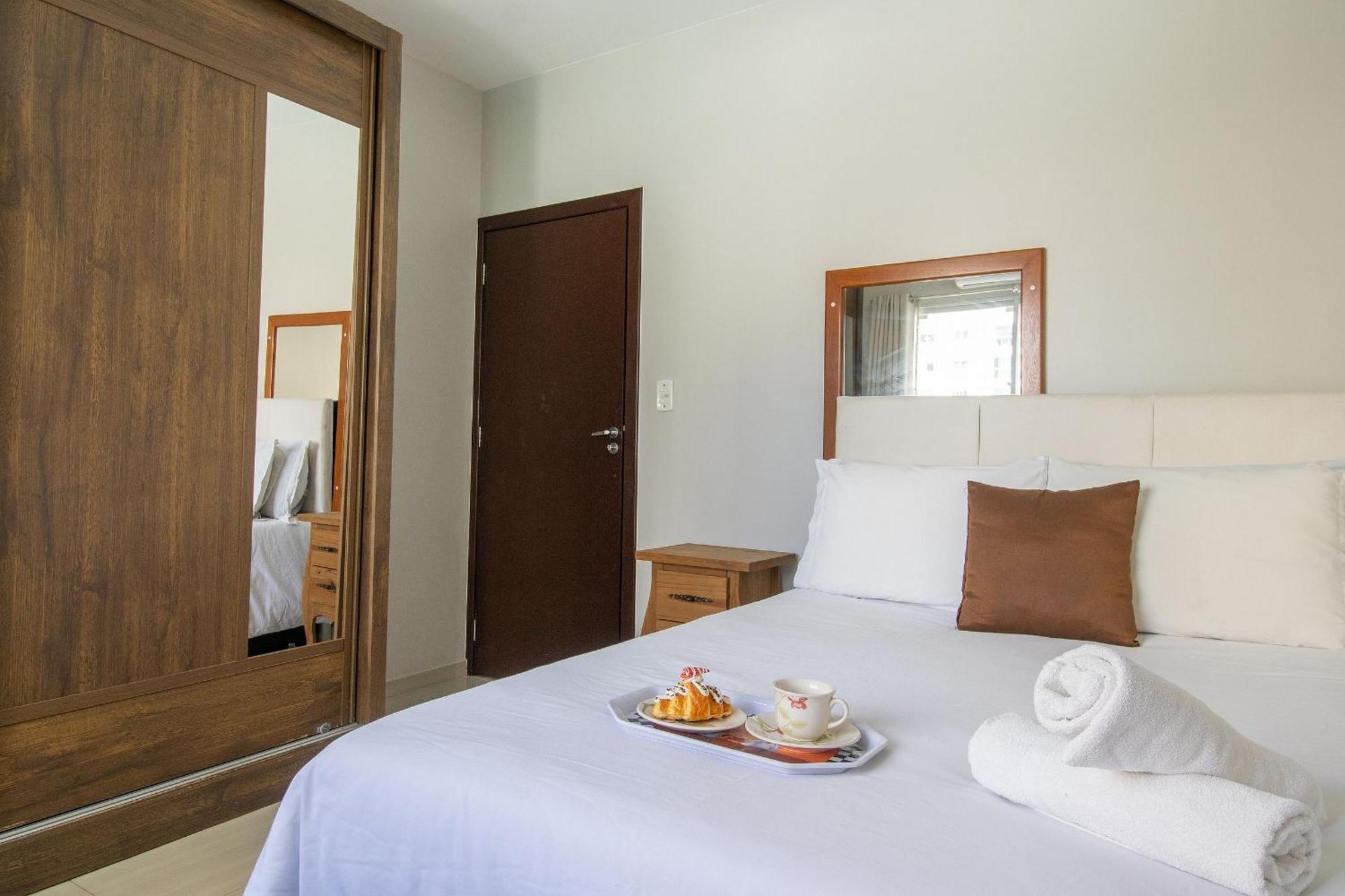 Cdl52 - 2 Dorm, Climatizado, Esq. Av. Brasil Balneario Camboriu