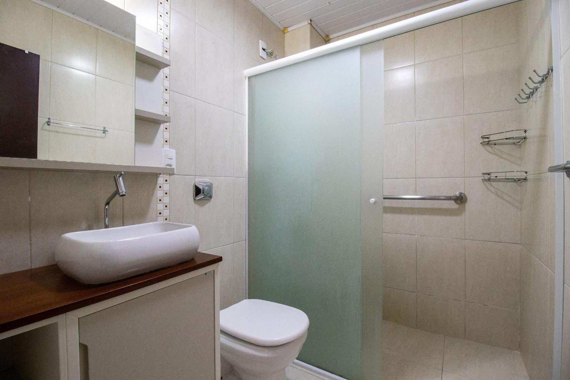 Cdl52 - 2 Dorm, Climatizado, Esq. Av. Brasil Apartamento *