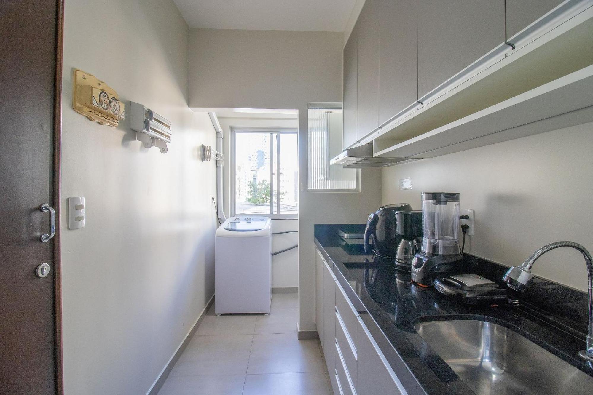 Cdl52 - 2 Dorm, Climatizado, Esq. Av. Brasil Apartamento *