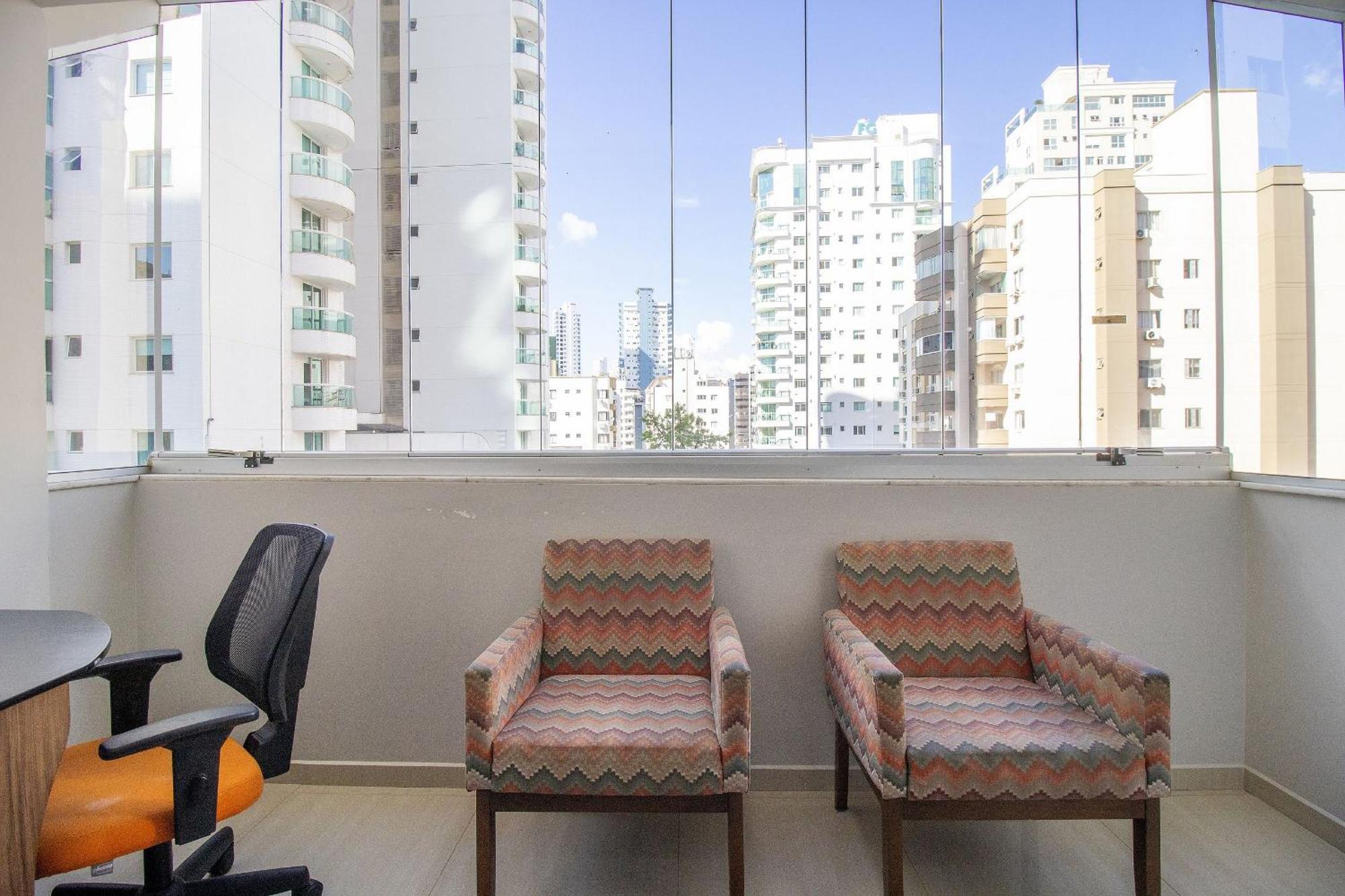Apartamento Cdl52 - 2 Dorm, Climatizado, Esq. Av. Brasil Balneario Camboriu